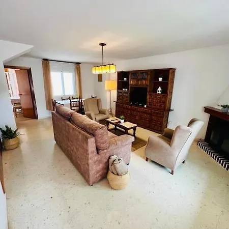 בית נופש Benajarafe Casa Playa Y Piscina מאלגה