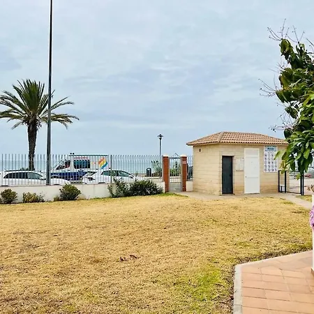בית נופש Benajarafe Casa Playa Y Piscina